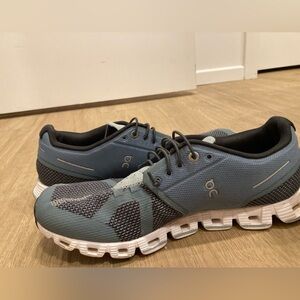 On Cloud Shoes. Size 9.